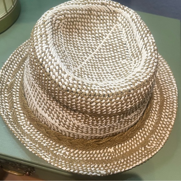 World MARKET hat, made entirely from paper resources, in great condition - Picture 7 of 7